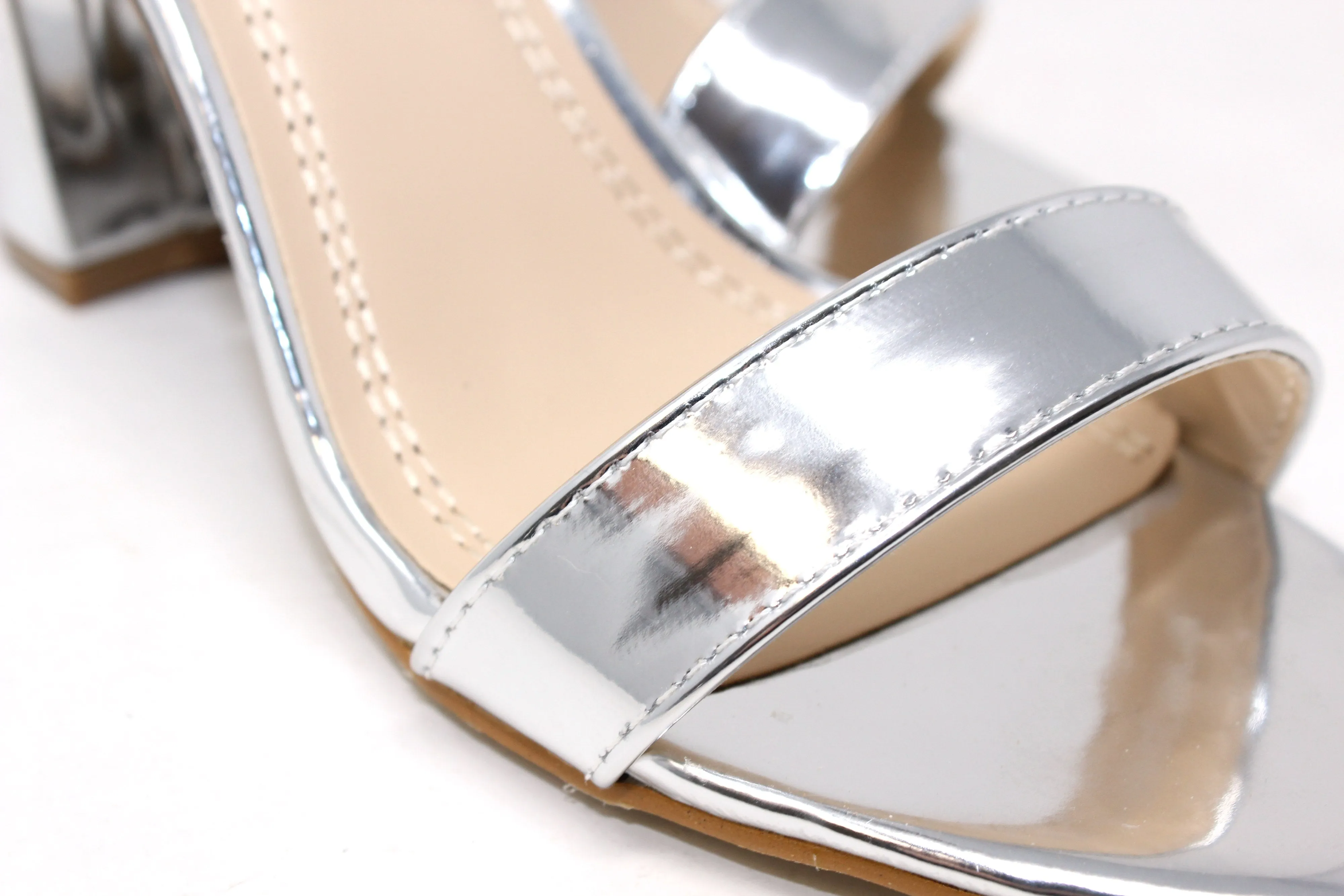 BLOCK HEEL SANDAL