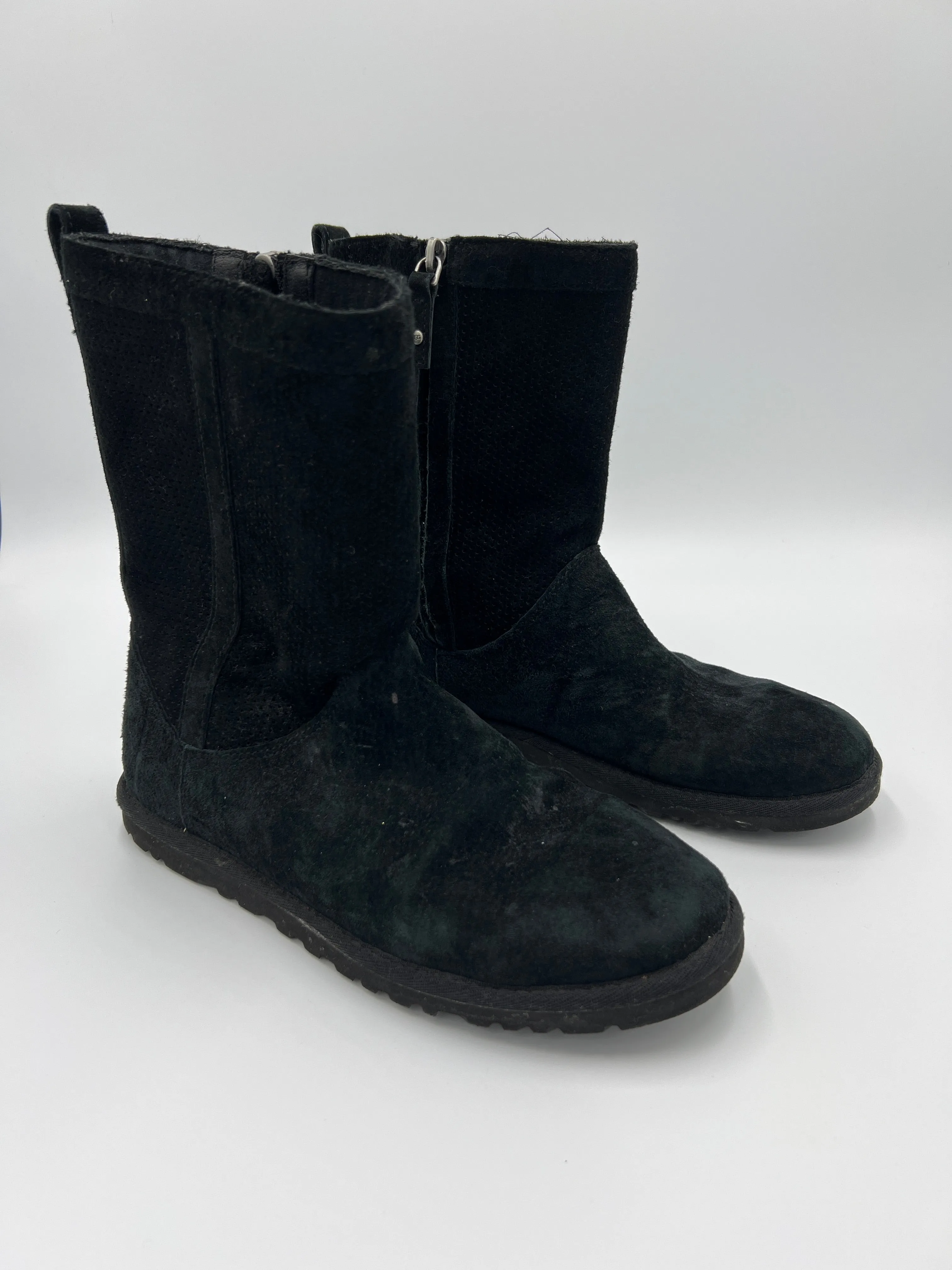 Boots Designer By UGG  Size: 6