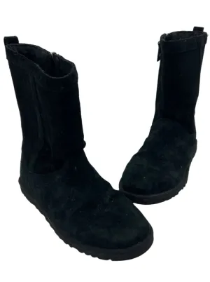 Boots Designer By UGG  Size: 6