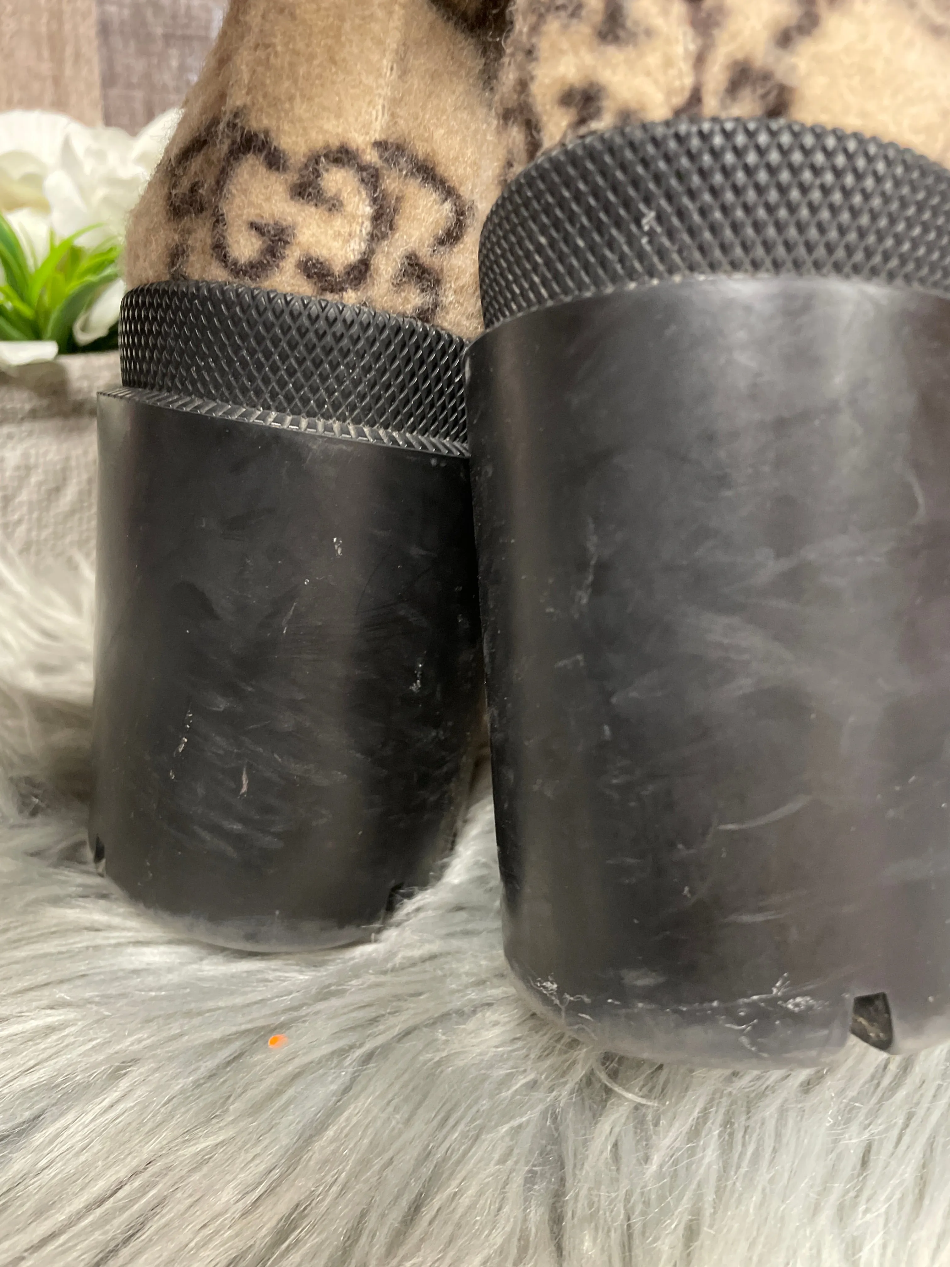 Boots Luxury Designer By Gucci  Size: 10