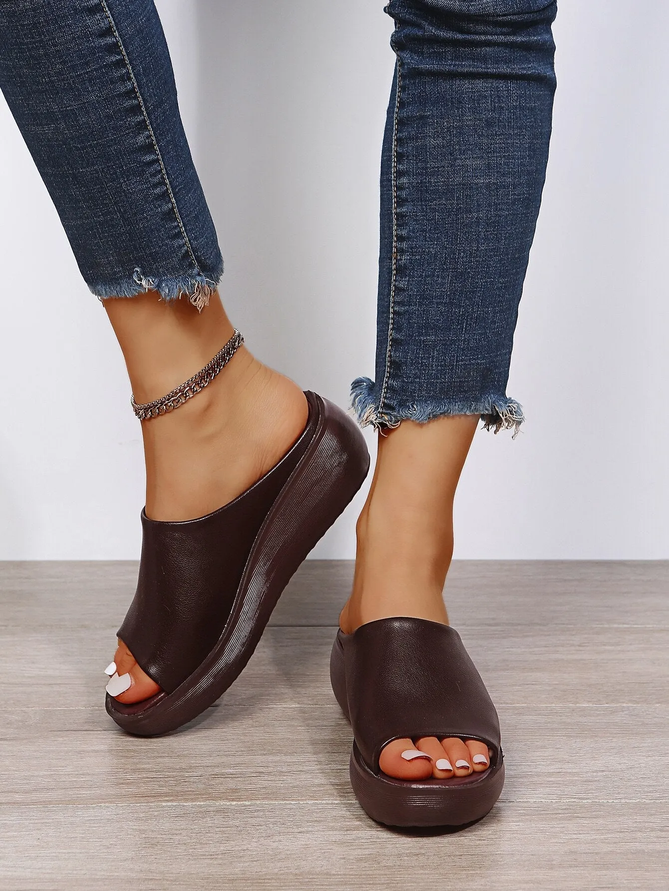 Cilool  Ladies Leather Sole Slippers